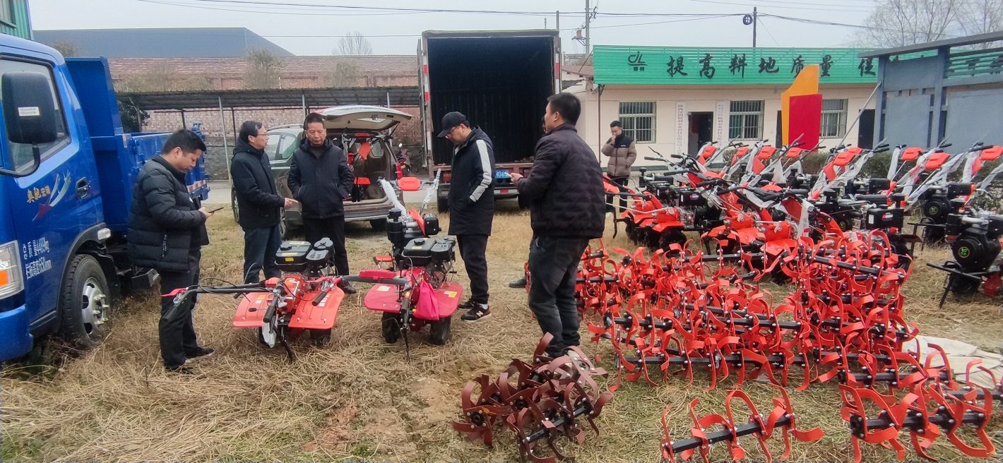 安康：汉阴县集中发放农机耕作机械52台助力春耕生产
